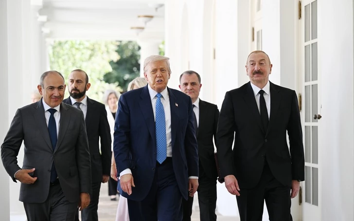 Дональд Трамп опубликовал видео со встречи с Ильхамом Алиевым и Николом Пашиняном в Вашингтоне