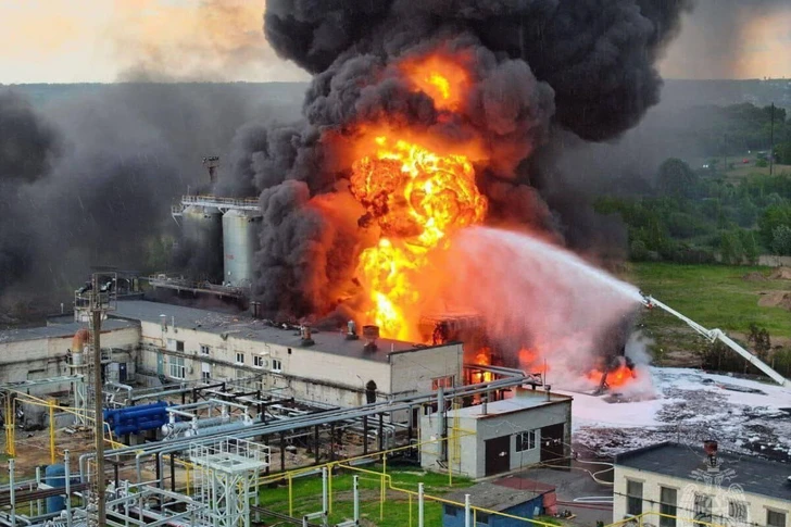 В России подтвердили атаки на три НПЗ и газохимический комплекс