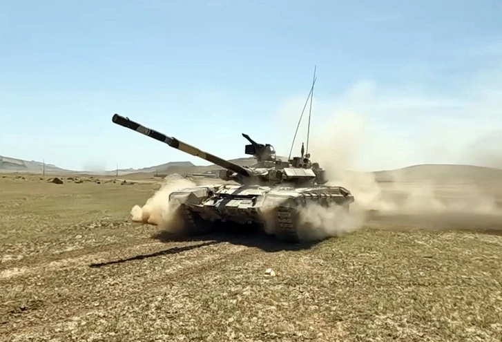 С танковыми подразделениями проводятся интенсивные занятия по боевой подготовке