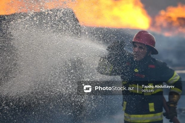 В Баку в результате пожара в ресторане пострадали три человека