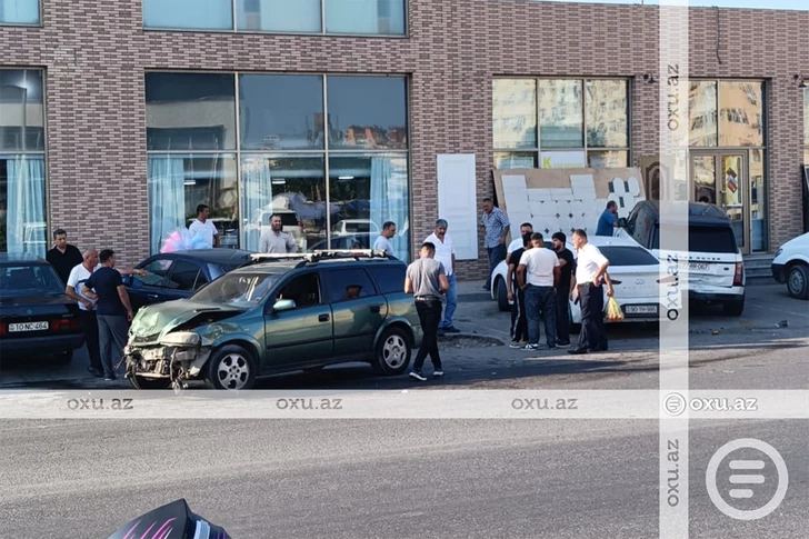 Media.az - Новости Азербайджана - Цепная авария в Баку: столкнулись три автомобиля