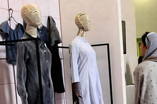В Иране владельцев магазинов арестовали под предлогом продажи откровенных нарядов