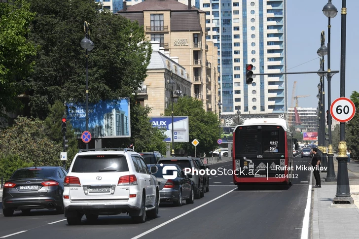 В Баку временно изменены маршруты автобусов из-за ремонтных работ на двух участках дорог