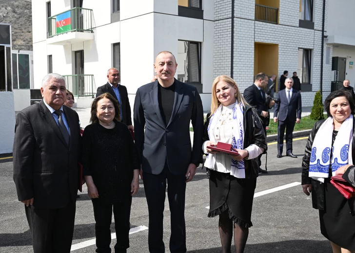 Media.az - Новости Азербайджана - Ильхам Алиев и Мехрибан Алиева приняли участие в открытии жилого комплекса в Суговушане