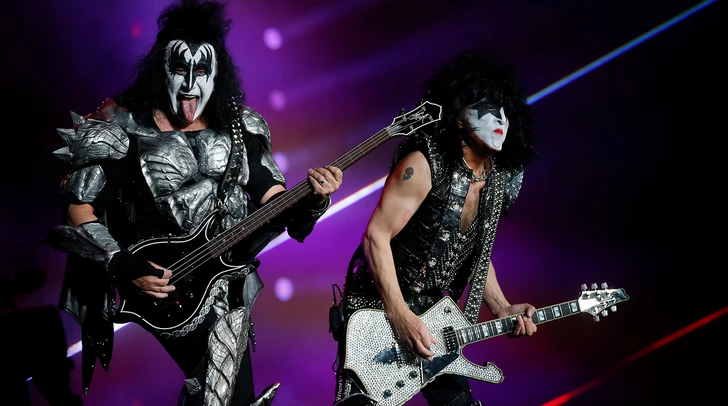 Басист группы Kiss попал в ДТП