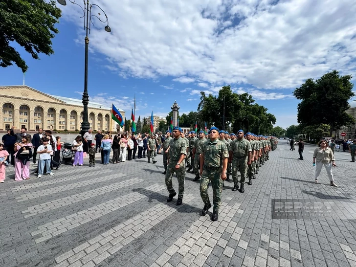 Media.az - Новости Азербайджана - В честь Дня Вооруженных сил в Гяндже проходит торжественный марш военнослужащих