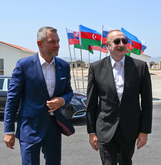 Media.az - Новости Азербайджана - Ильхам Алиев и Петер Пеллегрини ознакомились с ходом работ в селе Баш Гарвенд Агдамского района