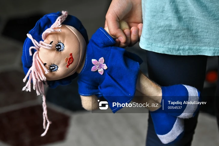 Усыновление детей в Азербайджане: статистика, процедура и отношение общества
