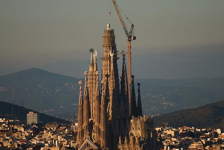 Sagrada Familia в Барселоне стала самой высокой церковью в мире