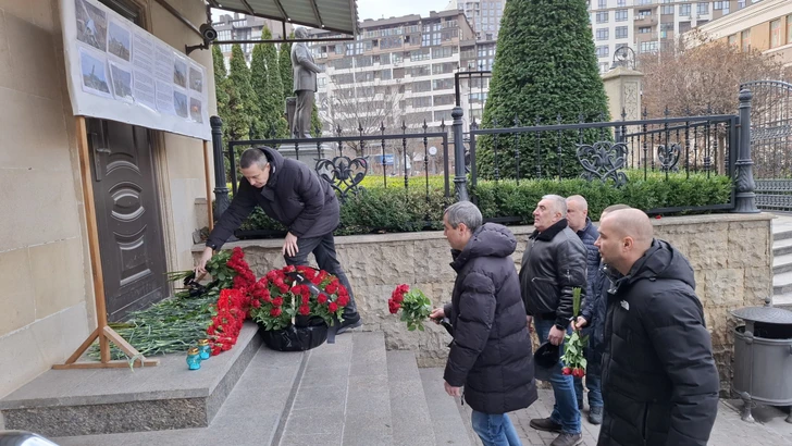 Media.az - Новости Азербайджана - Память погибших в результате авиакатастрофы с участием самолета AZAL почитают и в Украине
