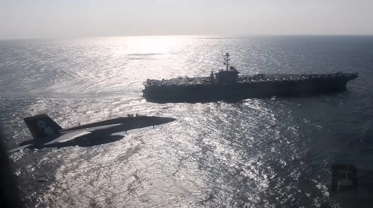 Атомный авианосец США вышел в море в неизвестном направлении
