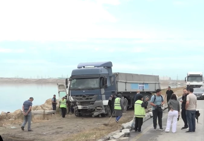Прокурор потребовал 8 лет тюрьмы для водителя грузовика, погубившего трёх человек в Баку