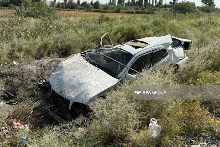 Media.az - Новости Азербайджана - В Зардабском районе автомобиль врезался в столб: есть погибший и пострадавшие