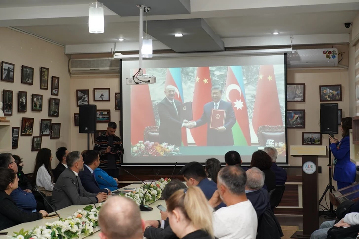 В АУЯ состоялся показ фильма «Один пояс, один путь» о росте влияния Среднего коридора