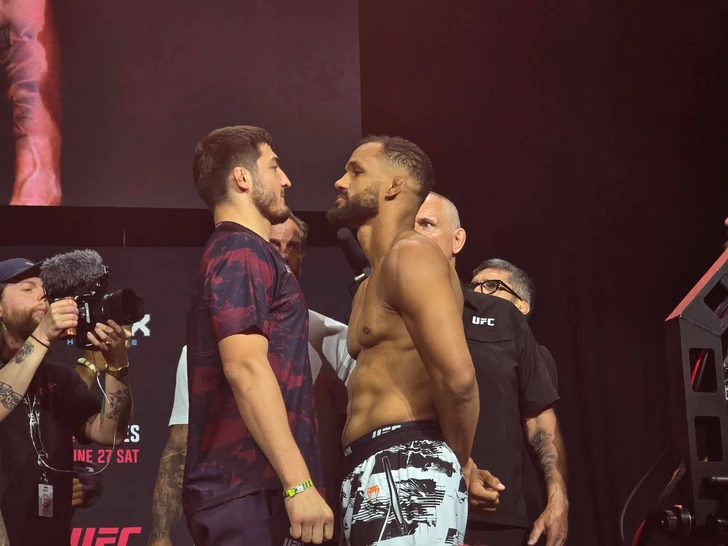 Media.az - Новости Азербайджана - Перед UFC Fight Night в Баку состоялись торжественная церемония взвешивания и битва взглядов