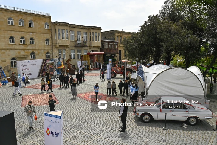 В Баку стартовал Международный фестиваль ковра