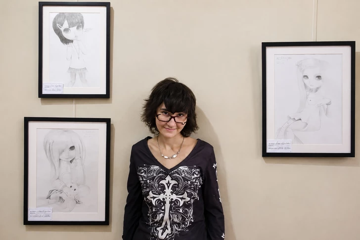 От рисунков до собственного бренда: как 14-летняя художница из Баку превращает фольклор в стиль