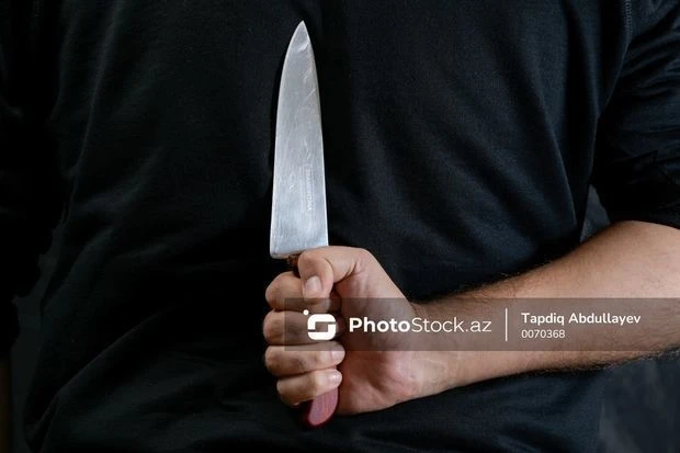 В Баку парень получил ножевое ранение