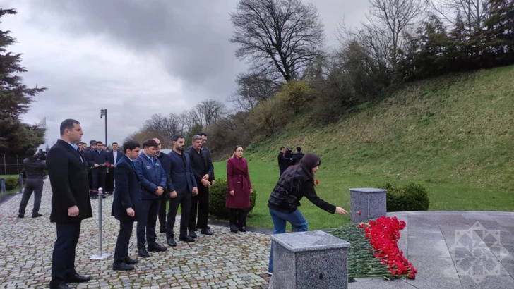 Media.az - Новости Азербайджана - Губинский мемориальный комплекс массово посещают в годовщину геноцида азербайджанцев