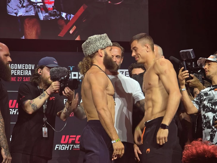 Перед UFC Fight Night в Баку состоялись торжественная церемония взвешивания и битва взглядов