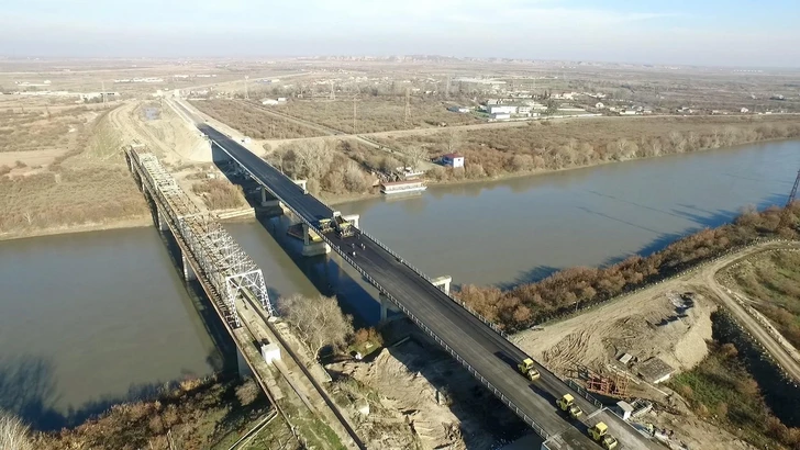 Строительство нового моста через реку Араз завершится до конца года