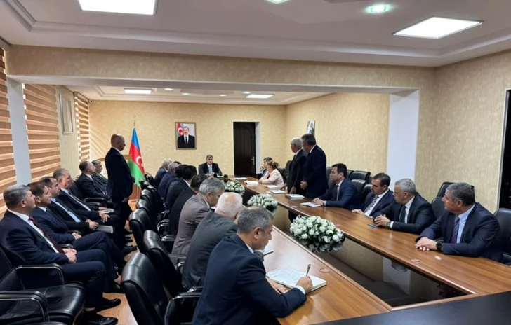 Media.az - Новости Азербайджана - Глава Хазарского района провел совещание, представителям двух поселков объявлены выговоры