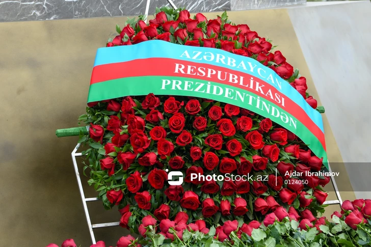 Media.az - Новости Азербайджана - Президент Ильхам Алиев отправил венок в Парк Победы