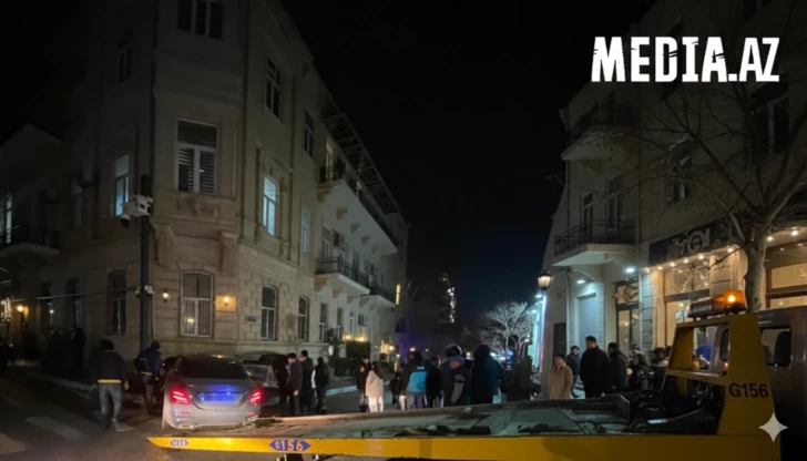 Media.az - Новости Азербайджана - Серьёзное ДТП в центре Баку: Mercedes и Kia столкнулись на перекрёстке