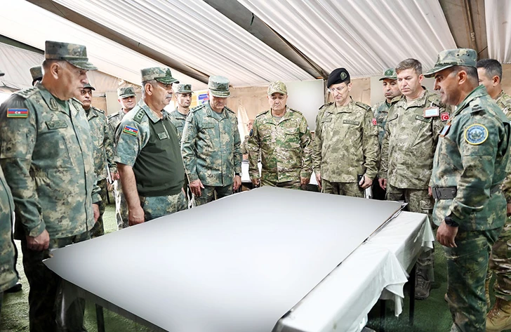 Media.az - Новости Азербайджана - Руководство Минобороны понаблюдало за ходом тренировок в рамках учений «Сила единства - 2026»