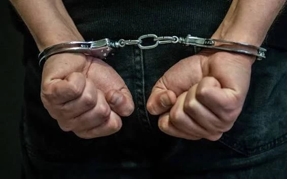 В Баку задержаны подозреваемые в краже электрооборудования и мобильных телефонов