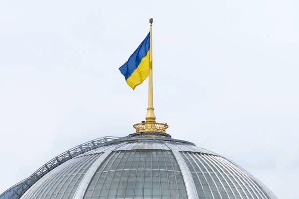 Украина официально закрепила право на год отдыха после контракта и общенациональную минуту молчания