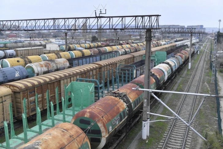 Новая партия дизельного топлива и удобрений следует в Армению транзитом через Азербайджан