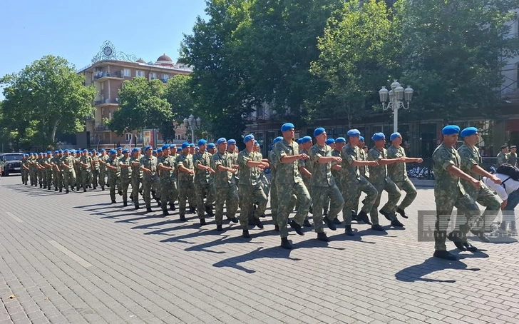Media.az - Новости Азербайджана - В Гяндже в День Вооруженных сил прошло торжественное шествие военнослужащих