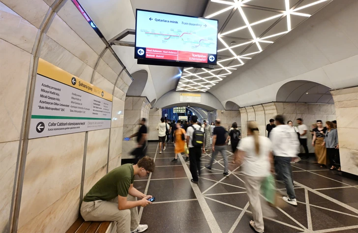 Media.az - Новости Азербайджана - Пассажиропоток в метро Баку упал на 27%, волонтеры задействованы на 20 станциях