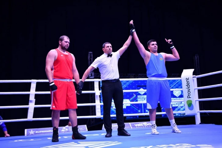 Три азербайджанских боксера вышли в полуфинал чемпионата Европы