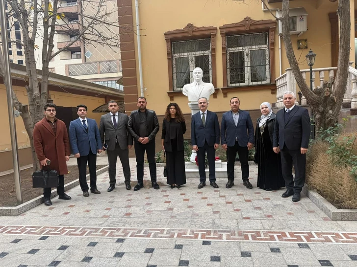 В посольстве Азербайджана в Таджикистане почтили память Гейдара Алиева