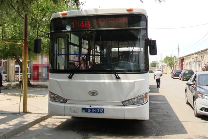 Пассажиры маршрута №114B в Баку пожаловались на старые автобусы