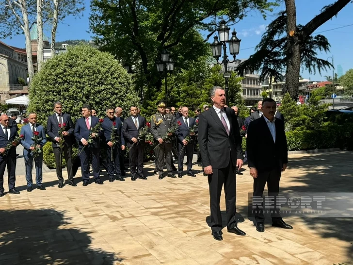 Media.az - Новости Азербайджана - В Тбилиси и Рустави почтили память Гейдара Алиева