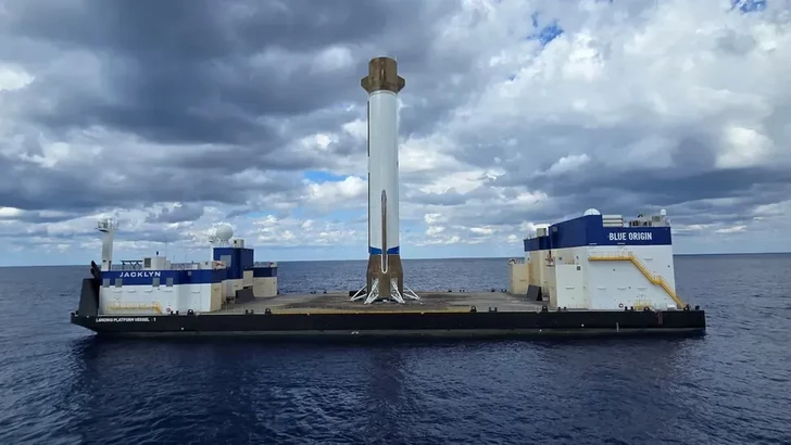Конкурент SpaceX успешно посадил первую ступень ракеты после запуска