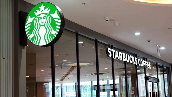 Более 2 000 бариста Starbucks отказались работать из-за ограничений в одежде