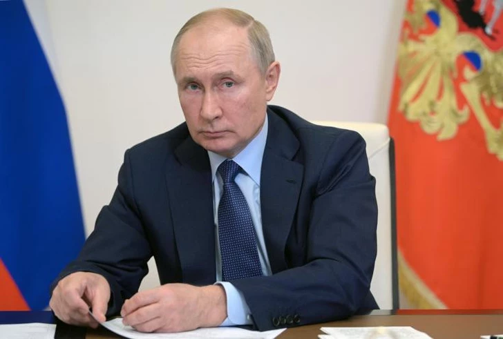 Путин: Россия даст правовую оценку действиям всех должностных лиц в связи с крушением самолета AZAL