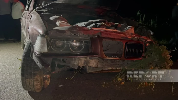 В Кюрдамире перевернулся BMW, пострадали три человека
