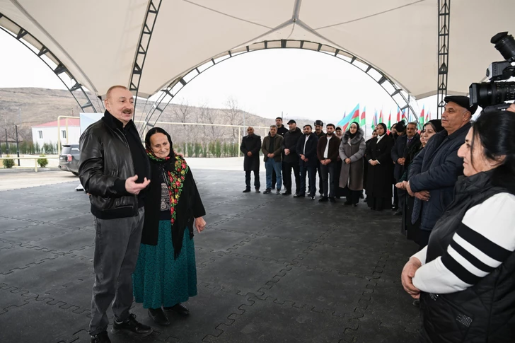Media.az - Новости Азербайджана - Президент Ильхам Алиев провел встречу с жителями четырех сел в Агдеринском районе