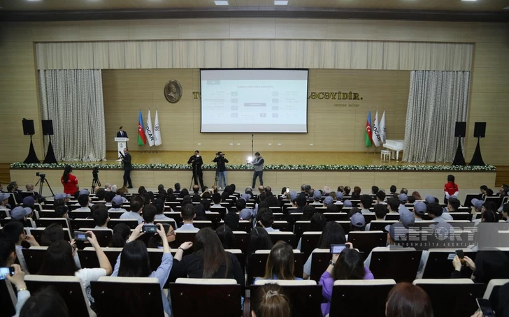 В Баку открылся XIV Республиканский конкурс «Ученые будущего»