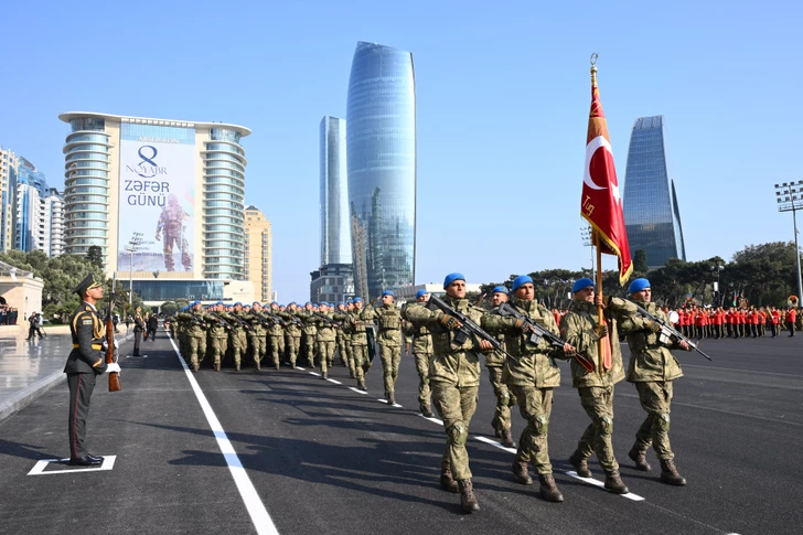 Media.az - Новости Азербайджана - Президент Ильхам Алиев выступил на военном параде, посвященном пятой годовщине Победы