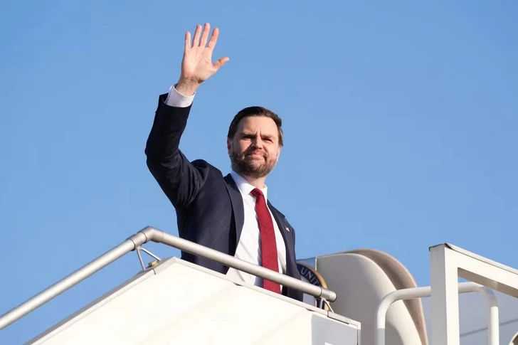 Делегация США во главе с вице-президентом Вэнсом летит в Пакистан на переговоры с Ираном