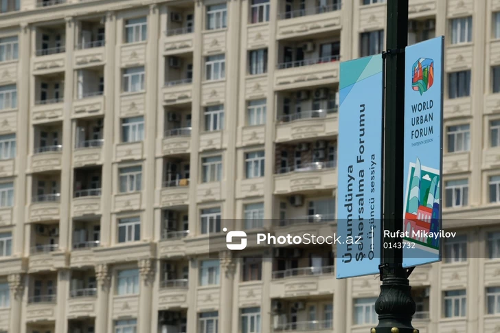 Media.az - Новости Азербайджана - Баку перед WUF13: как столица подготовилась к международному форуму — Фоторепортаж