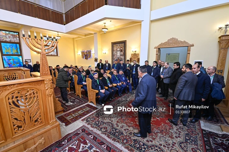 Media.az - Новости Азербайджана - Межрелигиозный диалог: участники Форума религиозных деятелей в Баку посетили синагогу горских евреев