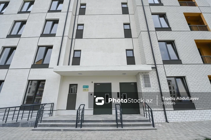 В Хырдалане одну квартиру продали нескольким людям — владельцы 10 лет ждут заселения