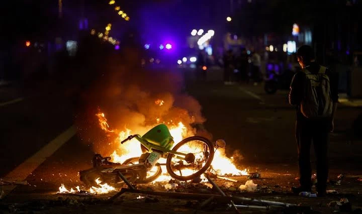 Беспорядки и поджоги в Барселоне: задержаны 128 человек, ранены 14 полицейских